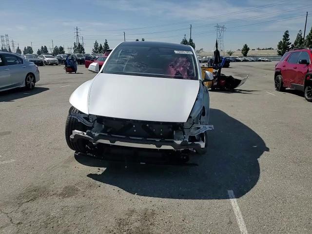 2026 Tesla Model Y - zdjęcie 13