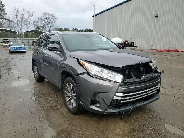 2017 Toyota Highlander Xle - zdjęcie 13