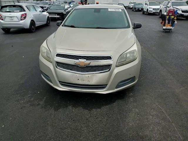 2013 Chev Malibu Ls - zdjęcie 13