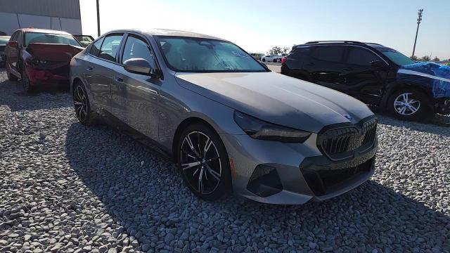 2025 BMW 530 I - zdjęcie 13