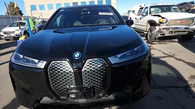 2025 BMW Ix xDrive50 - zdjęcie 14