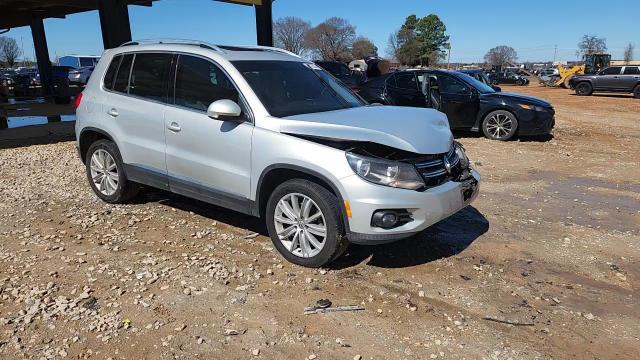 2014 Volkswagen Tiguan S - zdjęcie 14