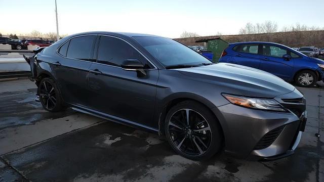 2019 Toyota Camry Xse - zdjęcie 14