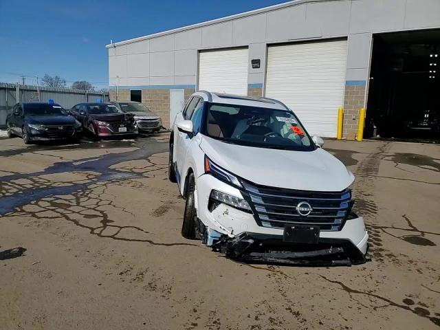 2026 Nissan Rogue Platinum - zdjęcie 13