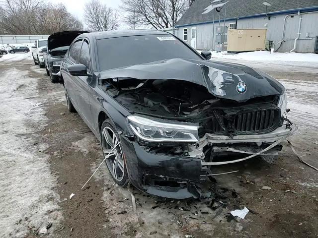 2016 BMW 750 Xi - zdjęcie 13