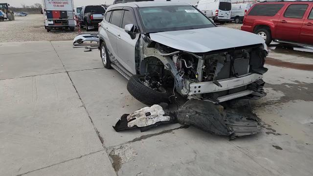 2021 Toyota Highlander L - zdjęcie 14