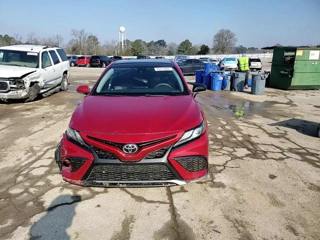 2021 Toyota Camry Xse - zdjęcie 13