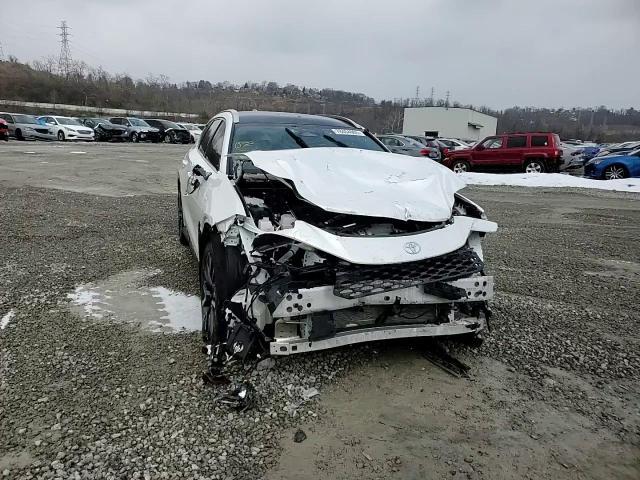 2025 Toyota Crown Signia Limited - zdjęcie 14