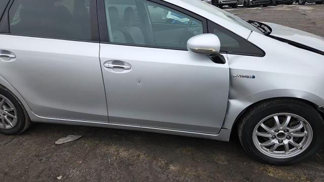 2015 Toyota Prius V - zdjęcie 13