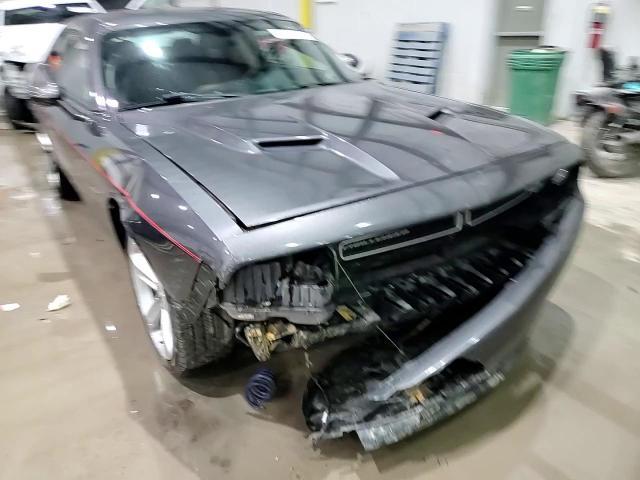 2017 Dodge Challenger R - zdjęcie 13