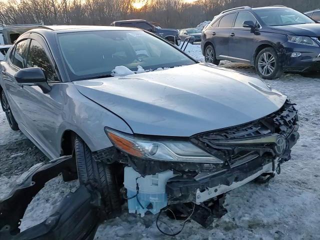 2019 Toyota Camry Xse - zdjęcie 13