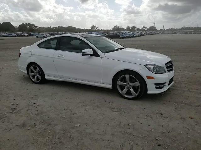 2015 Mercedes-Benz C 350 - zdjęcie 13