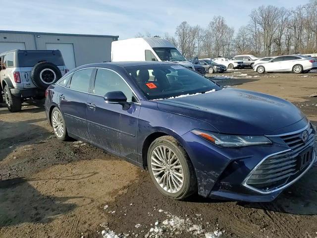 2022 Toyota Avalon Limited - zdjęcie 13