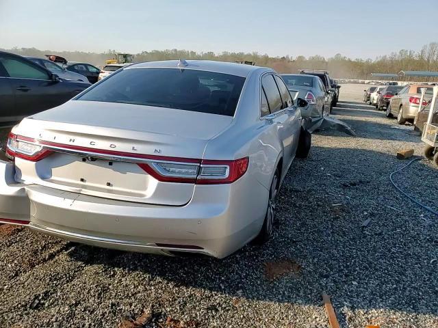 2018 Lincoln Continental Premiere - zdjęcie 14
