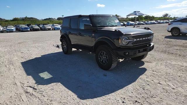 2025 Ford Bronco Badlands - zdjęcie 14