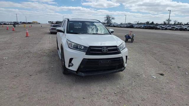 2017 Toyota Highlander Se - zdjęcie 15