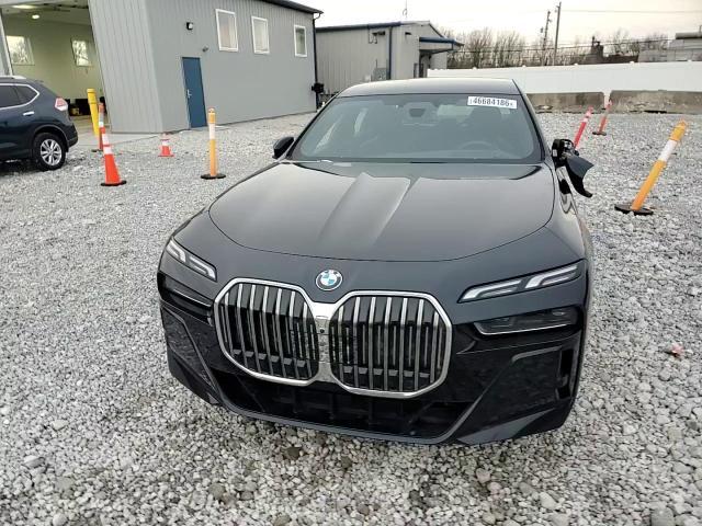 2023 BMW 760 Xi - zdjęcie 13