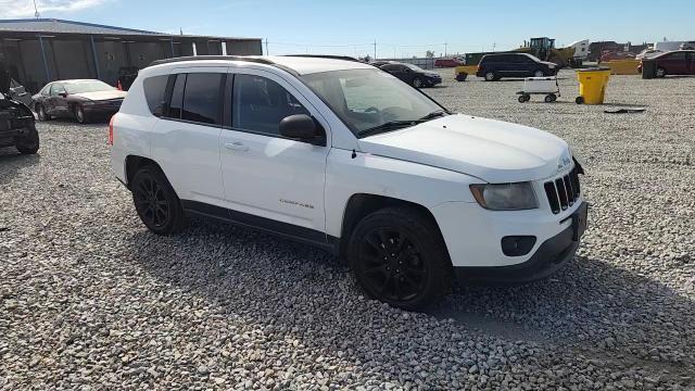 2013 Jeep Compass Latitude - zdjęcie 14