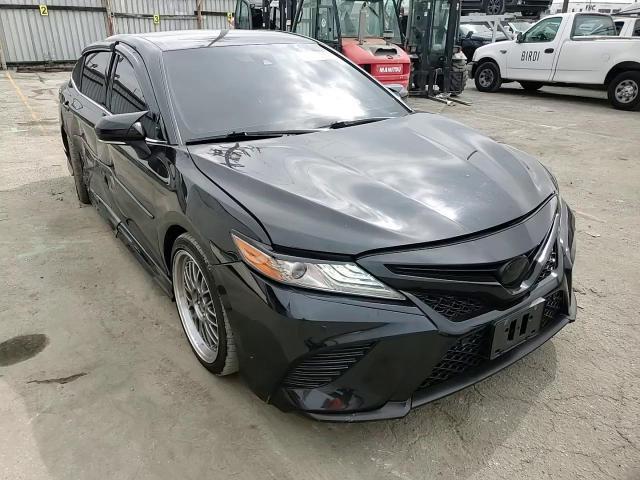 2018 Toyota Camry Xse - zdjęcie 13