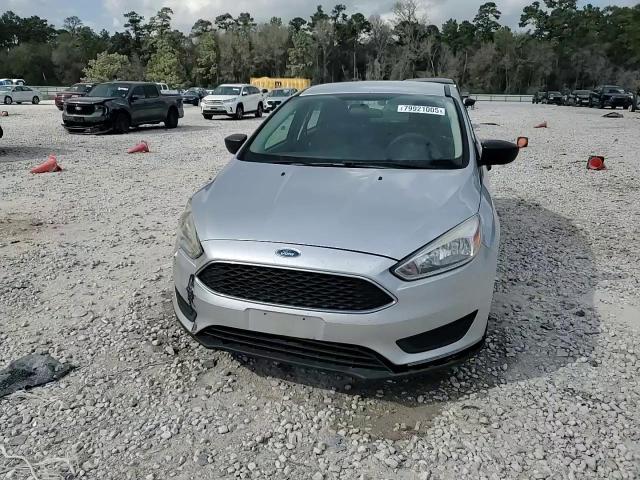 2017 Ford Focus S - zdjęcie 13