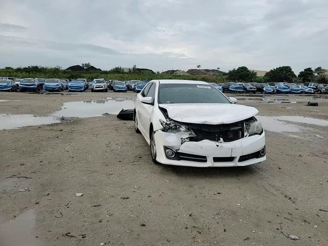 2014 Toyota Camry Se - zdjęcie 13