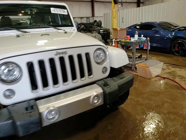 2017 Jeep Wrangler Unlimited Sahara - zdjęcie 14