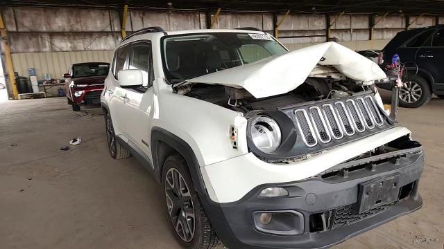 2016 Jeep Renegade Latitude - zdjęcie 14