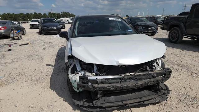 2019 Toyota Camry Xse - zdjęcie 14