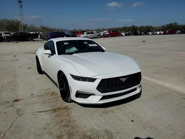 2025 Ford Mustang - zdjęcie 14