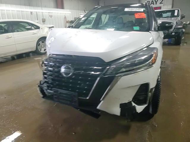 2021 Nissan Kicks Sr - zdjęcie 13