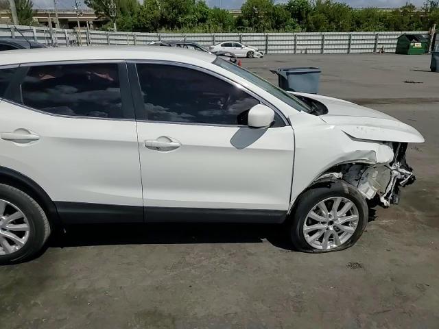 2021 Nissan Rogue Sport S - zdjęcie 14