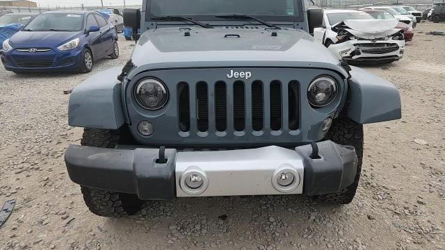 2015 Jeep Wrangler Unlimited Sahara - zdjęcie 13