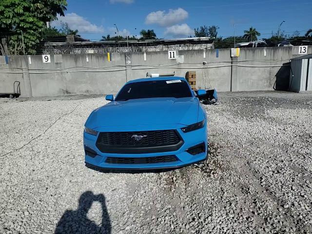 2025 Ford Mustang - zdjęcie 15