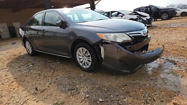 2013 Toyota Camry Le - zdjęcie 14