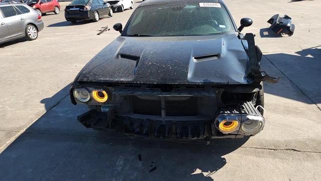 2016 Dodge Challenger R - zdjęcie 14