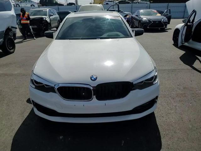 2022 BMW M550Xi - zdjęcie 13