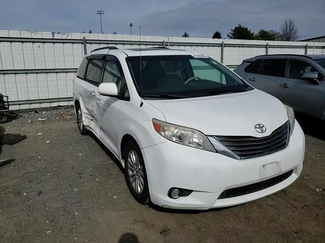 2014 Toyota Sienna Xle 8-Passenger - zdjęcie 14