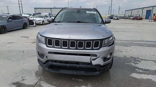 2018 Jeep Compass Latitude - zdjęcie 14