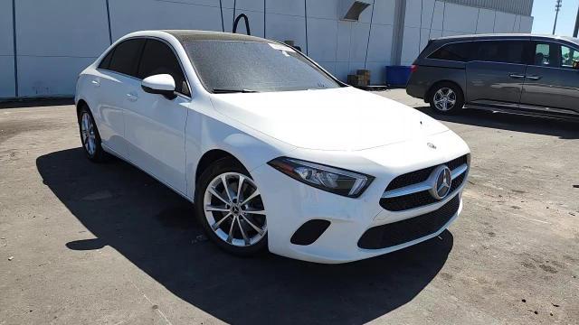 2020 Mercedes-Benz A 220 - zdjęcie 13