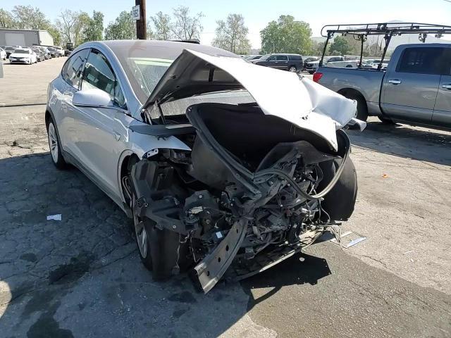 2017 Tesla Model X - zdjęcie 14