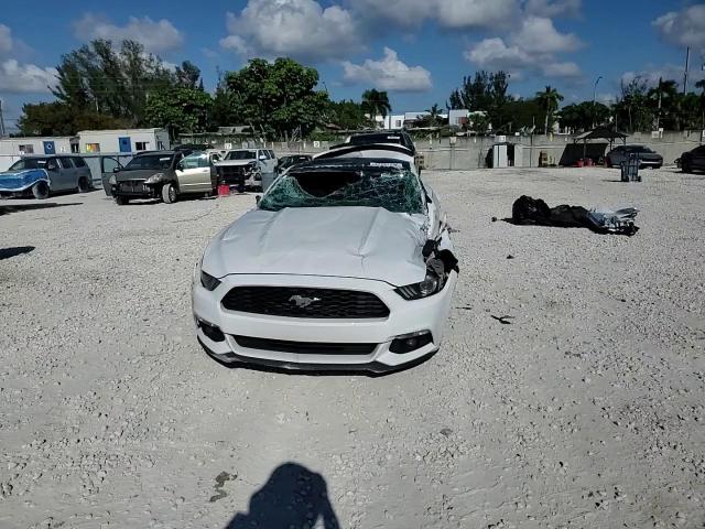 2016 Ford Mustang - zdjęcie 14