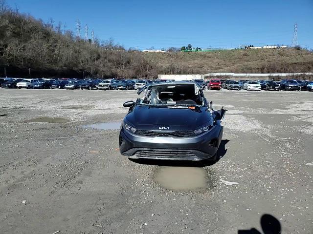 2023 Kia Forte Lxs - zdjęcie 13