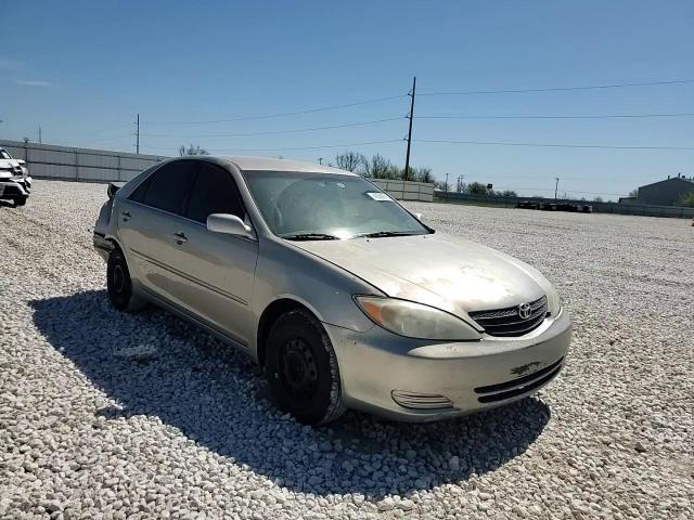 2022 Toyota Camry Le - zdjęcie 13