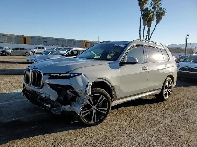 2023 BMW X7 xDrive40I - zdjęcie 14