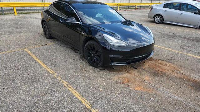 2019 Tesla Model 3 - zdjęcie 13