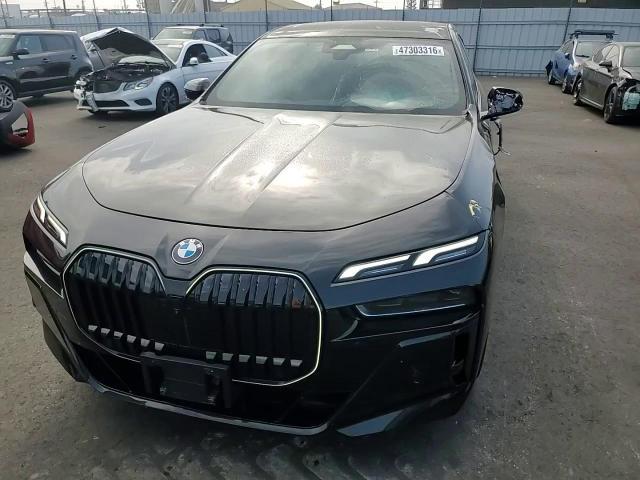 2025 BMW 740 I - zdjęcie 13