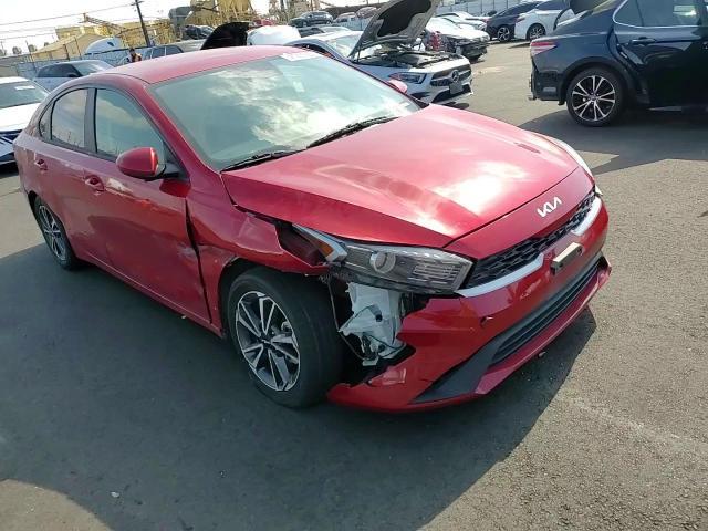 2023 Kia Forte Lxs - zdjęcie 13