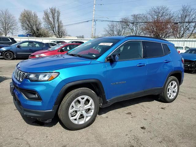 2024 Jeep Compass Latitude - zdjęcie 14
