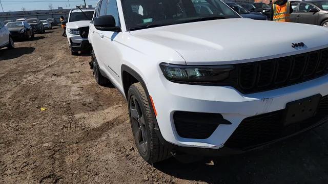 2023 Jeep Grand Cherokee Laredo - zdjęcie 13