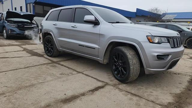 2017 Jeep Grand Cherokee Laredo - zdjęcie 14